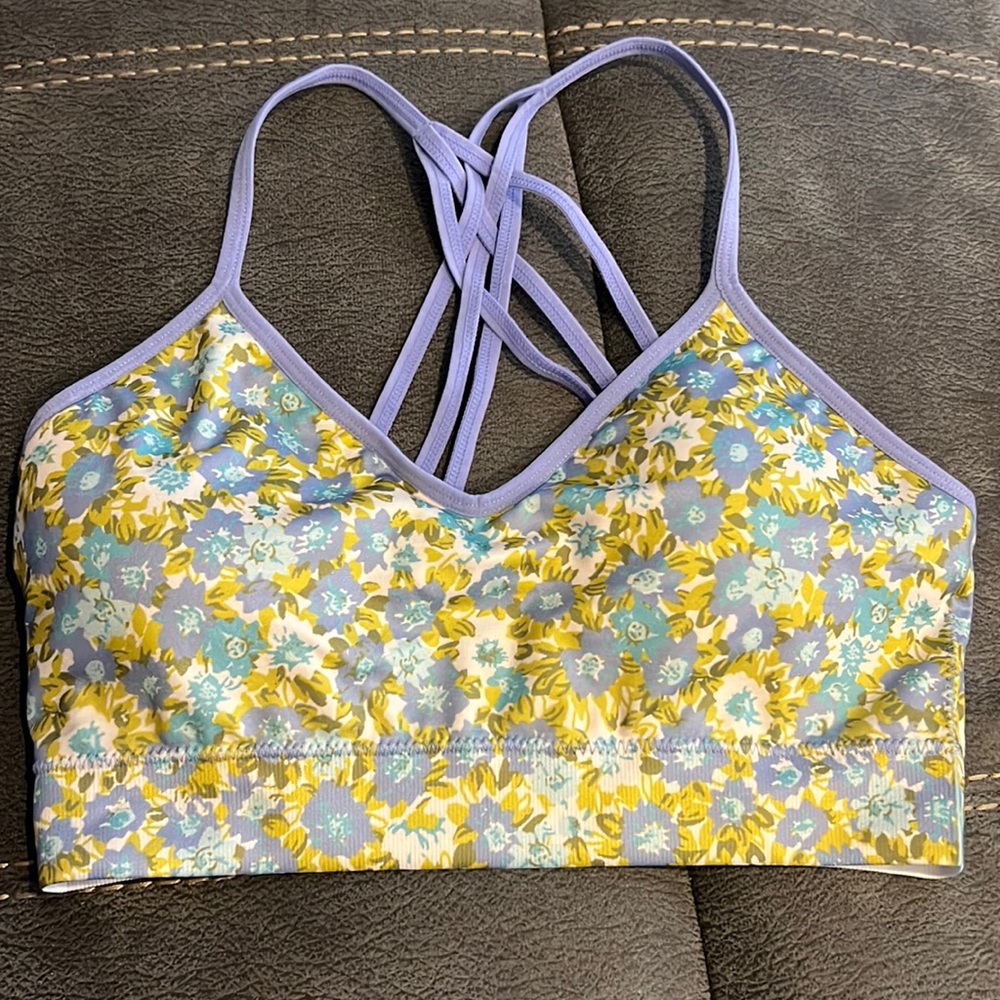 Arizona Juniors bralette strappy back size M. New